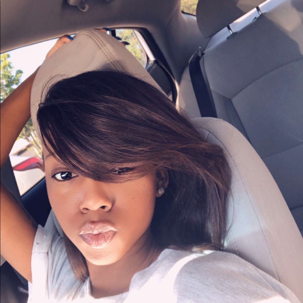 Meet your Posher, Yanni